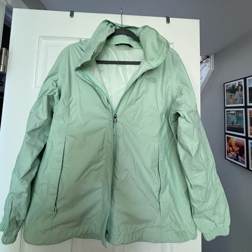 Hooded rain jacket